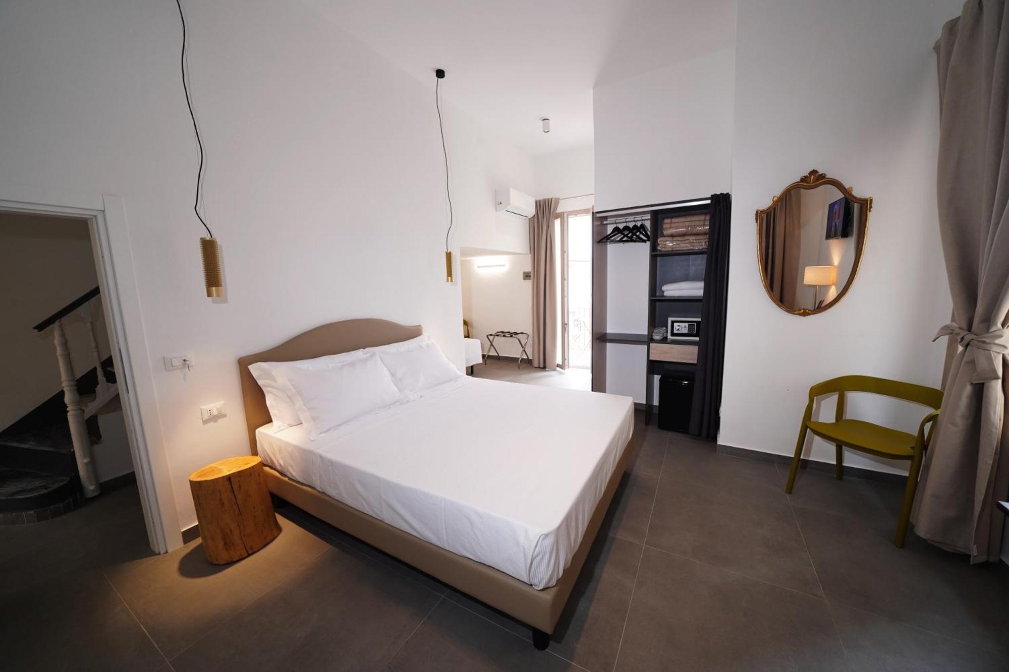 Ducas Rooms And Suite Lascari Exterior photo